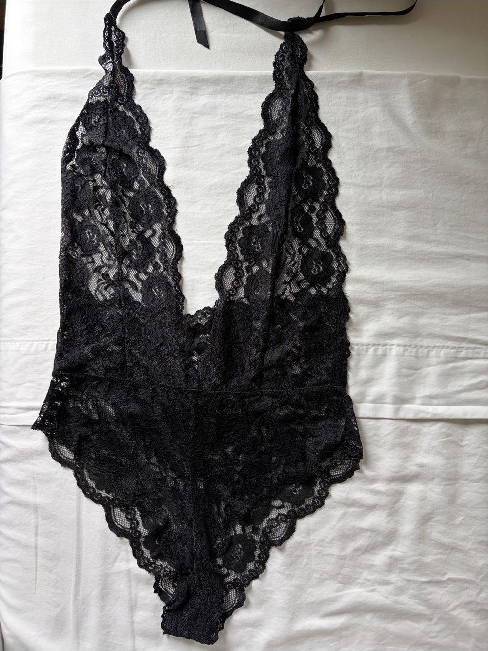 NWOT Black Lace Plunge Halter Bodysuit - Sz L (8-10)